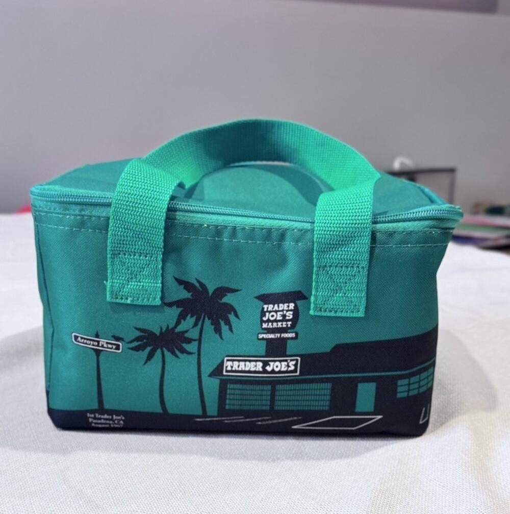 Trader Joe's Limited-Edition Green Mini Insulated Tote Bag Lunch/travel 1.5 Gal